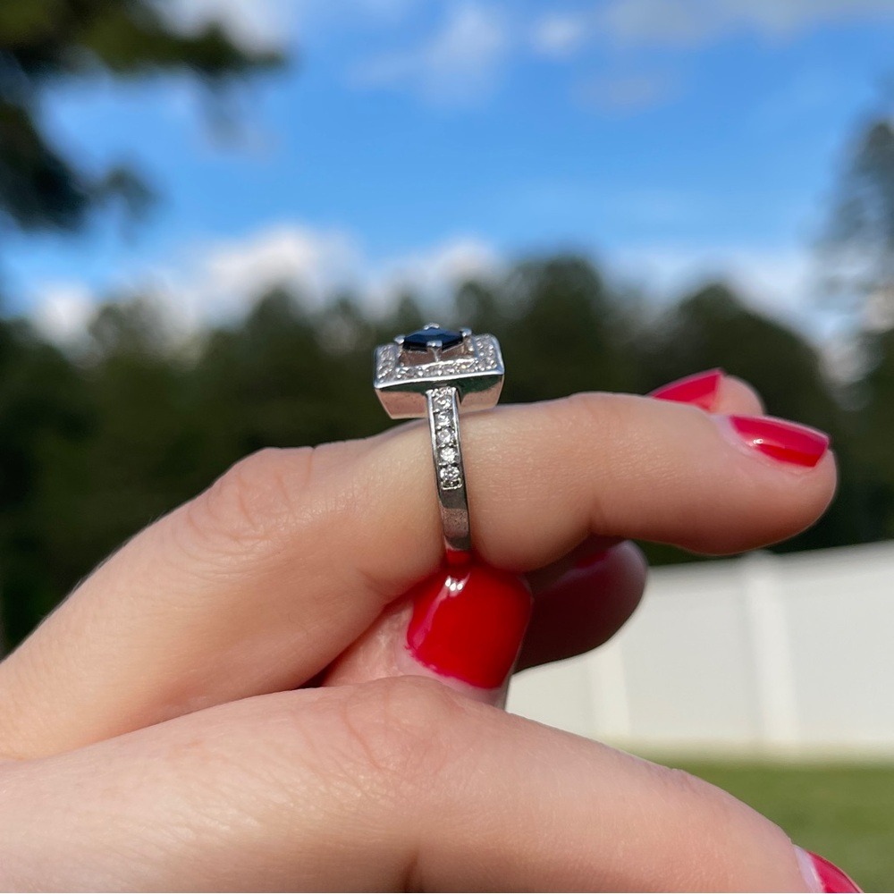Silver Ring - Picture 3 of 6
